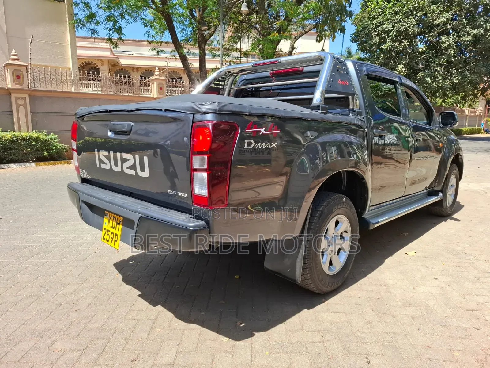 Isuzu D-MAX 2023 Gray