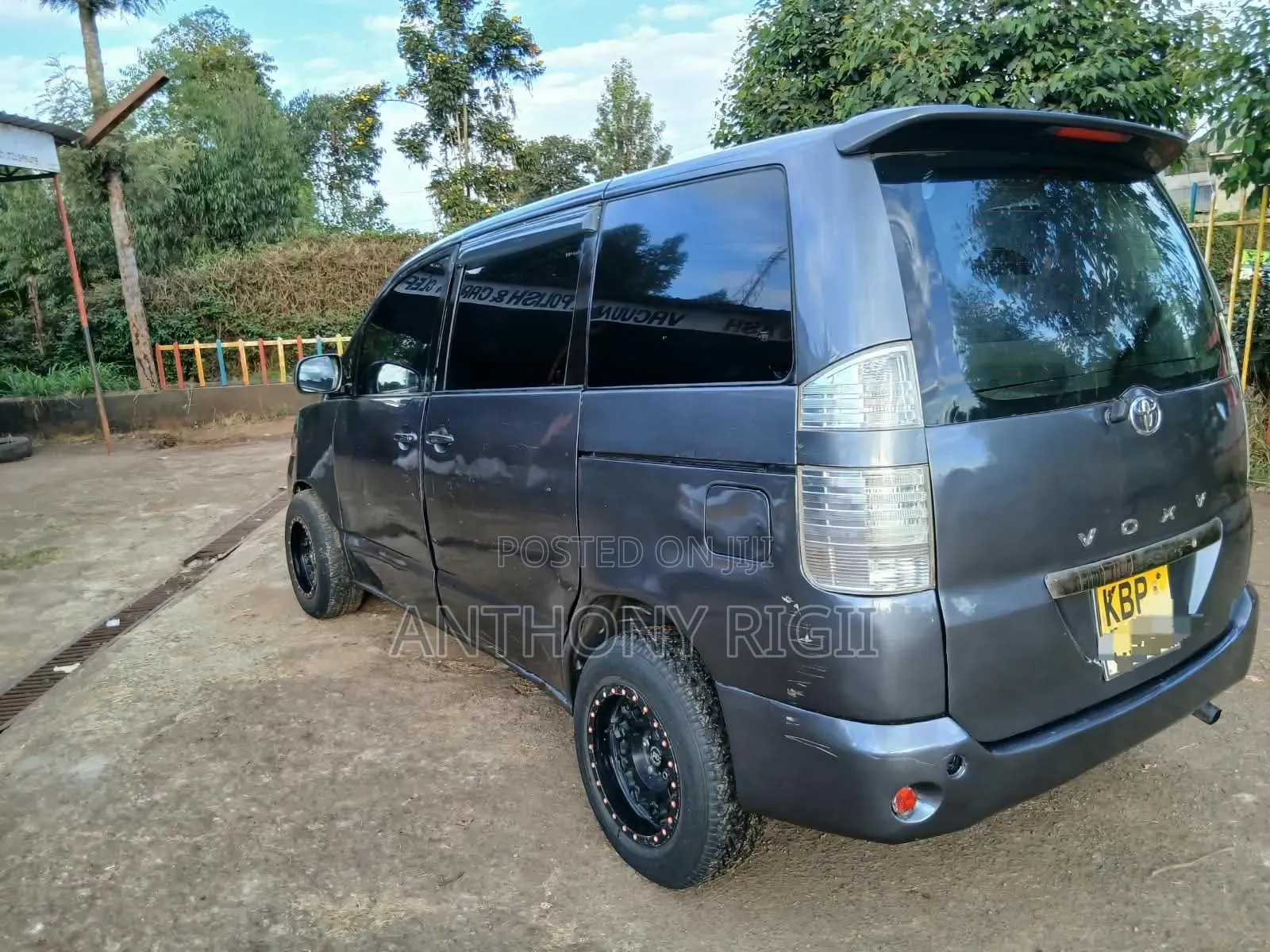 Toyota Voxy X 2WD 8-Seater 2005 Gray