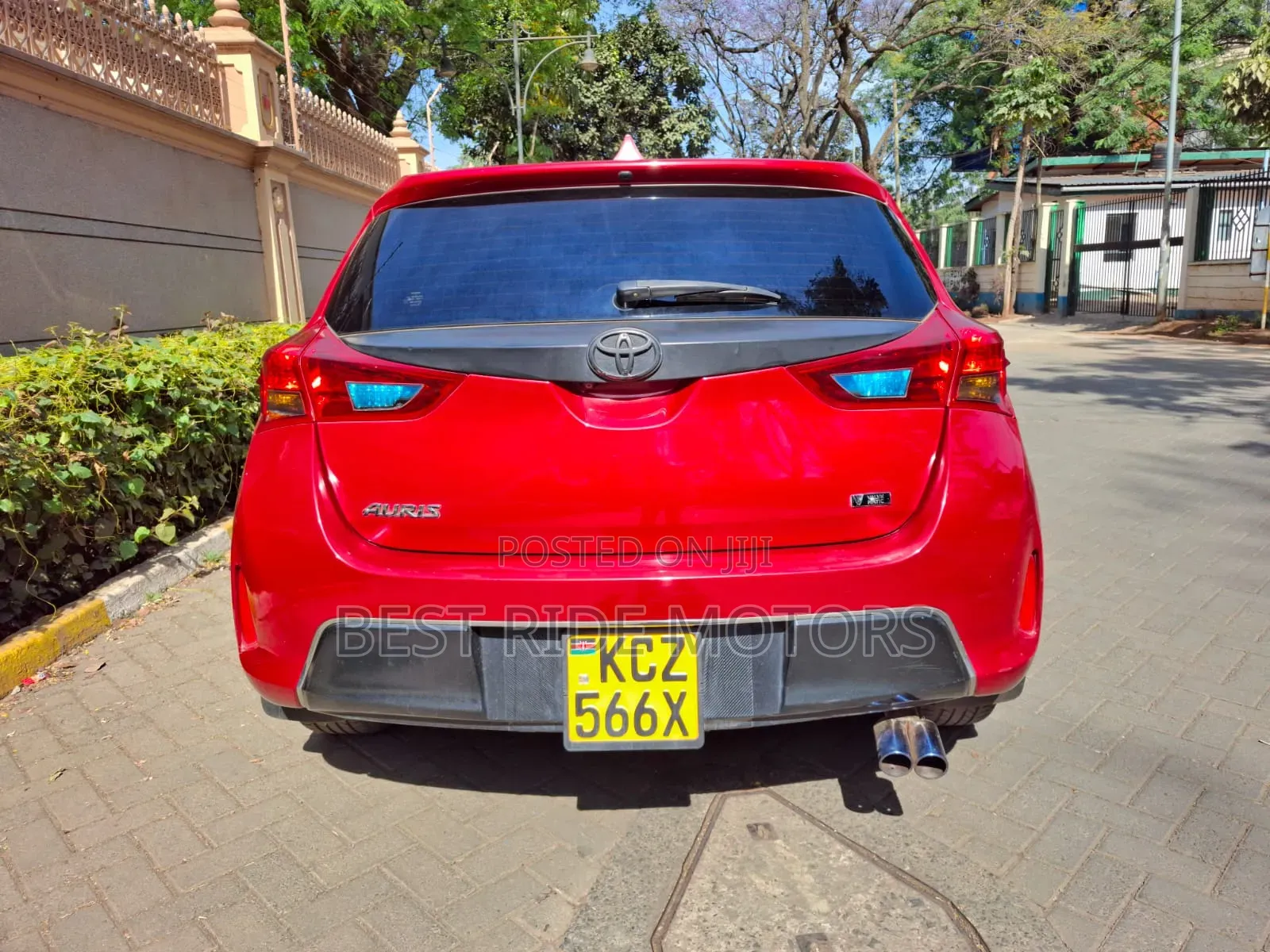 Toyota Auris 2013 Red