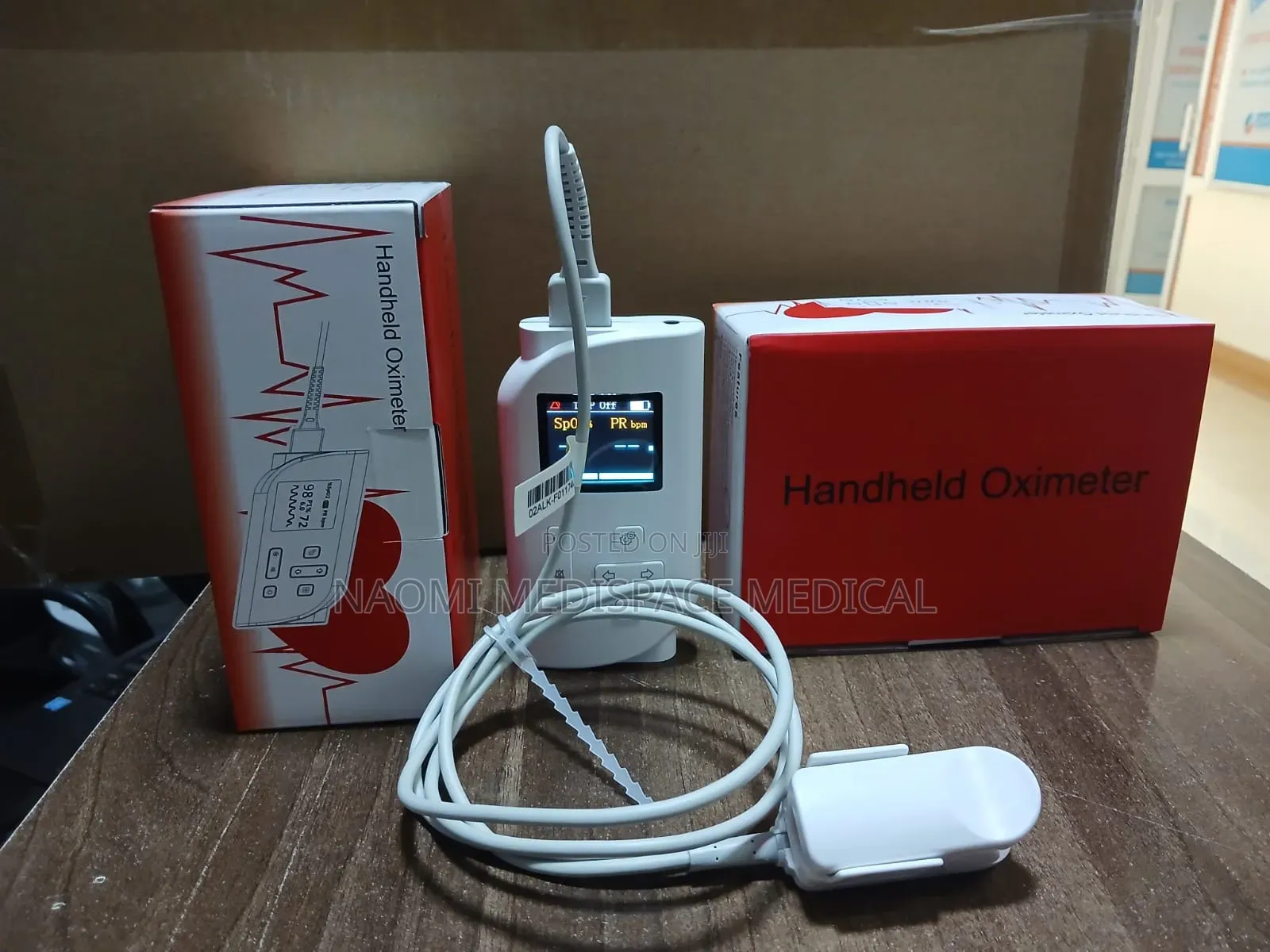 Portable and Lightweight Rechargeable Handheld Pulse Oximeter