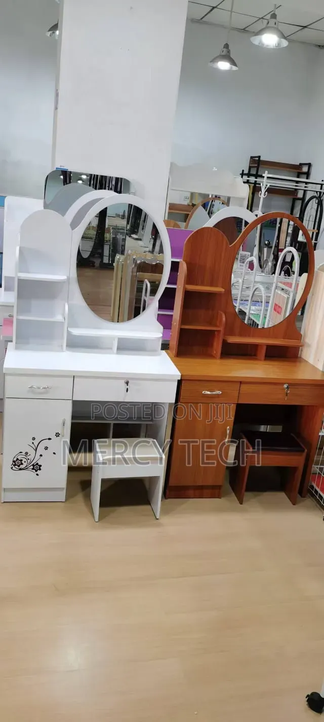 White Executive Dressing Table With Oval Mirror