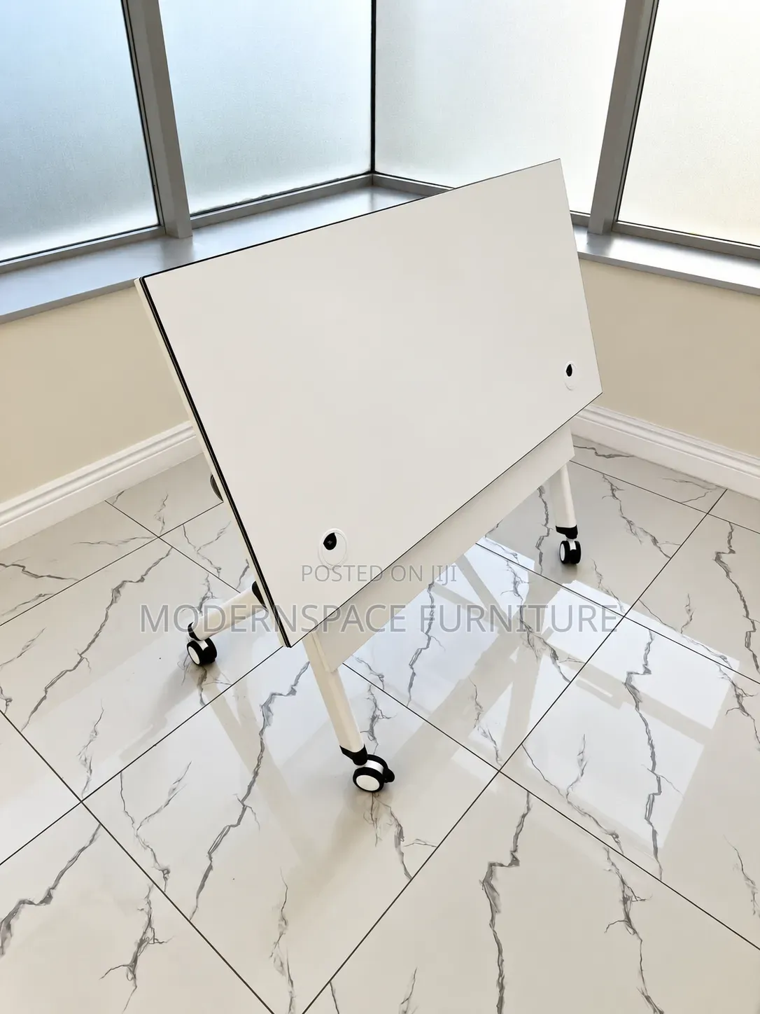White Mobile Office Desk/Computer Desk