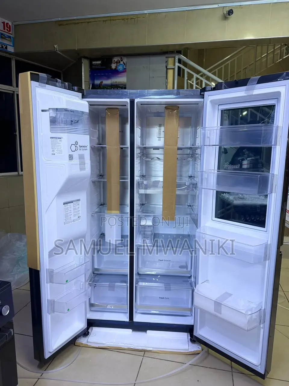 LG 635L Side by Side Fridge Instaview With Ice and Water Dispenser