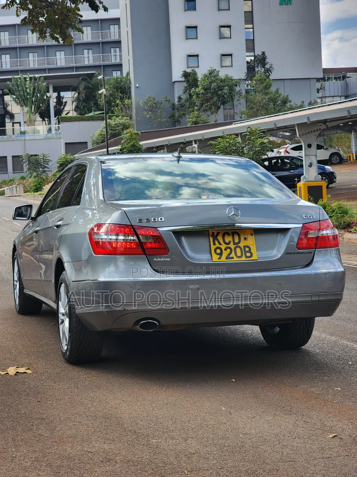 Mercedes-Benz E200 2009 Silver