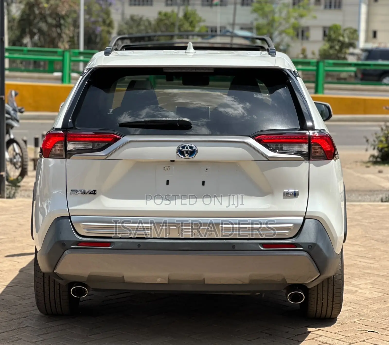 Toyota RAV4 XLE Premium AWD 2019 Pearl