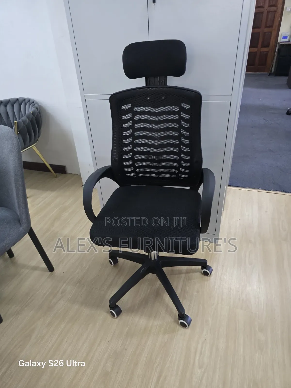 Office Chairs:EXECUTIVE OFFICE CHAIRS