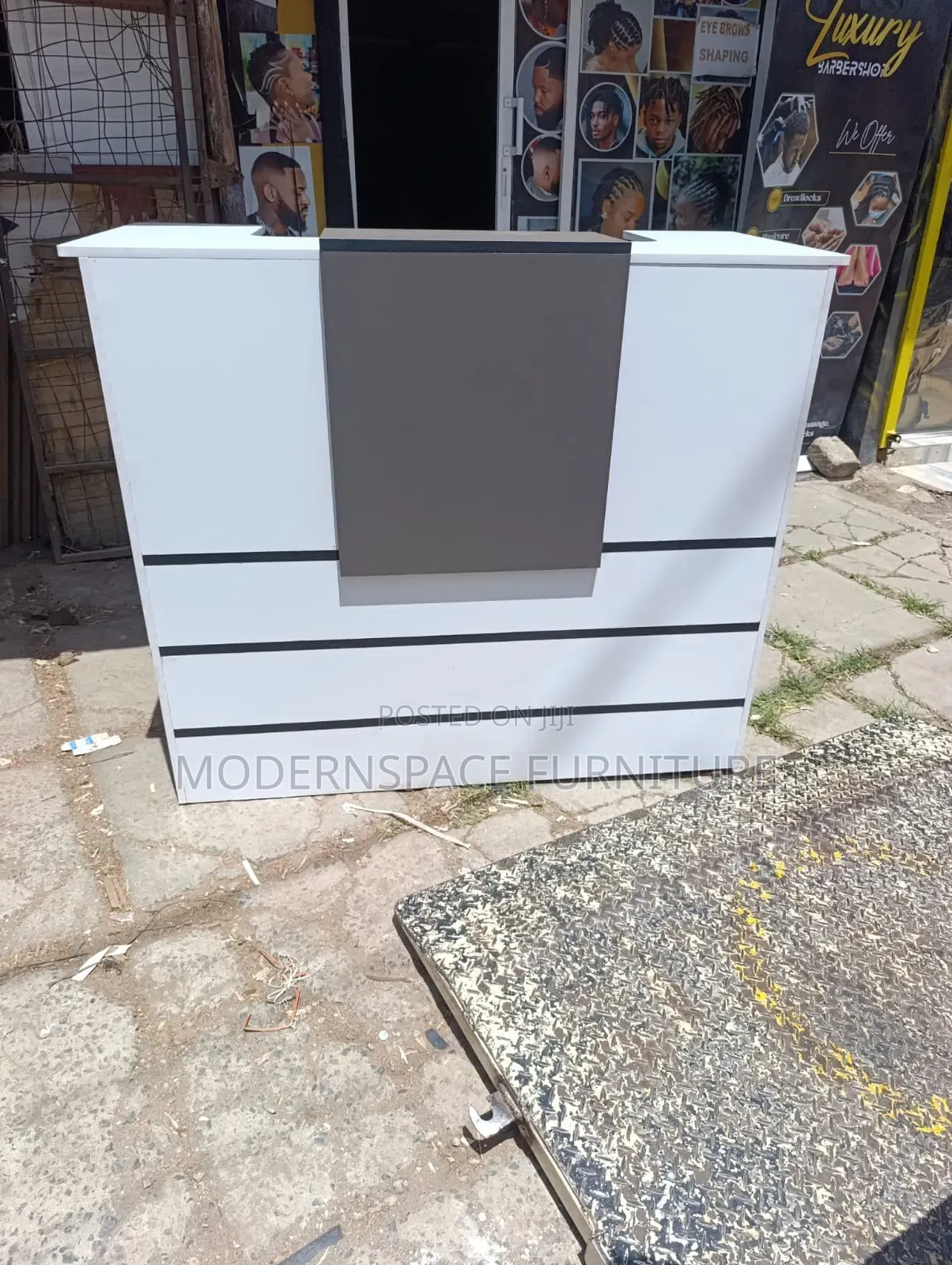 Receptionist Desk With Storage-1mtr