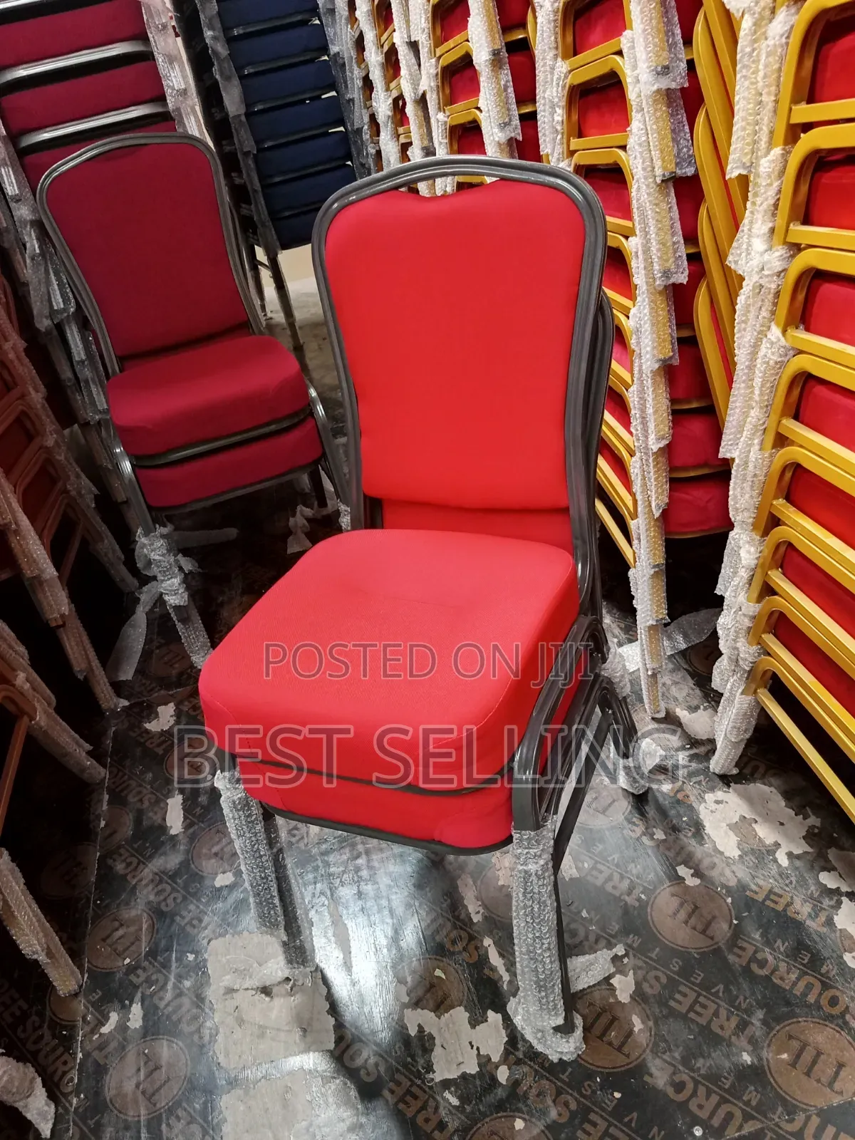 Red Velvet Fabric Heavy Duty Conference Chairs Multiple Colors