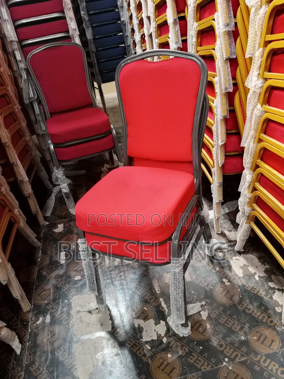 Red Velvet Fabric Heavy Duty Conference Chairs Multiple Colors