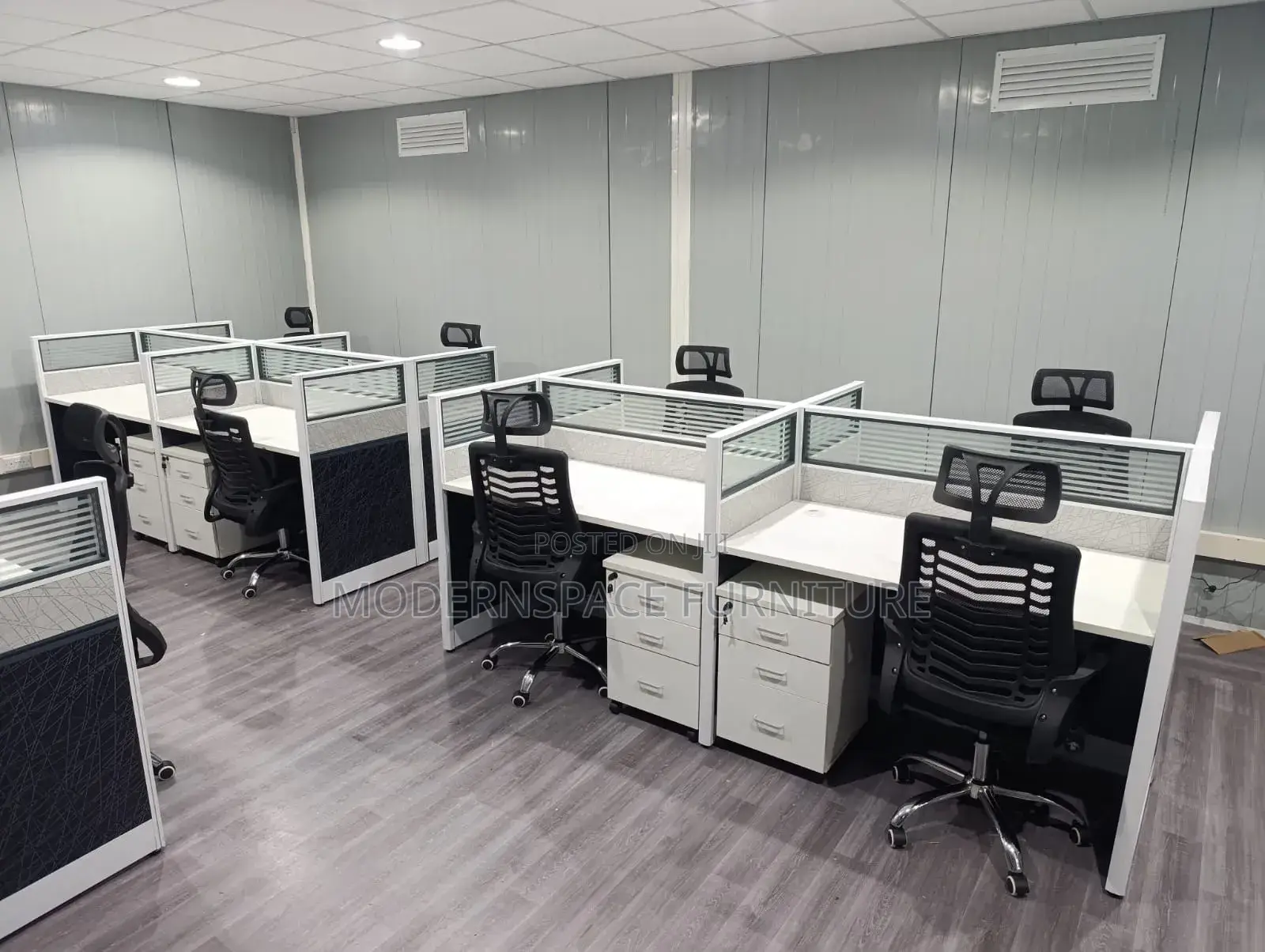4 Way Office Working Station With Partitions