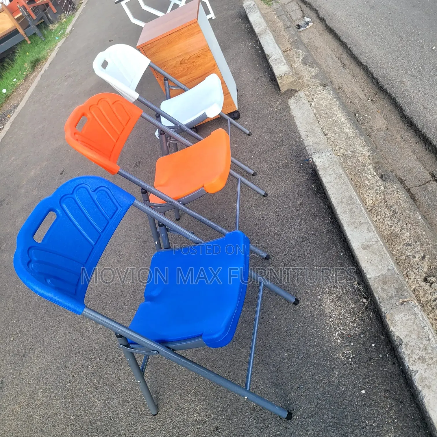 Foldable Chairs/Blur,orange and White Chairs