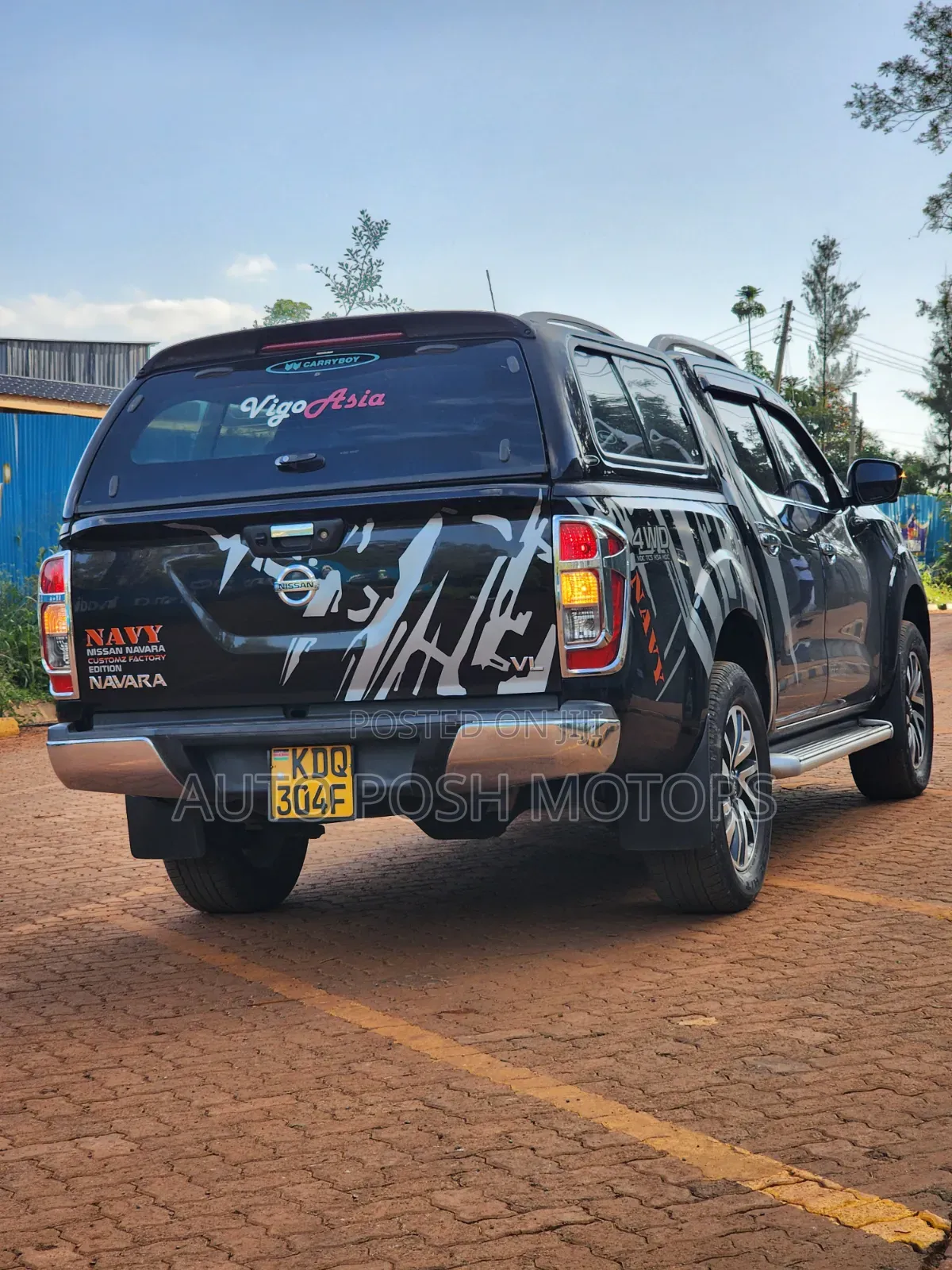 Nissan Navara 2019 Black