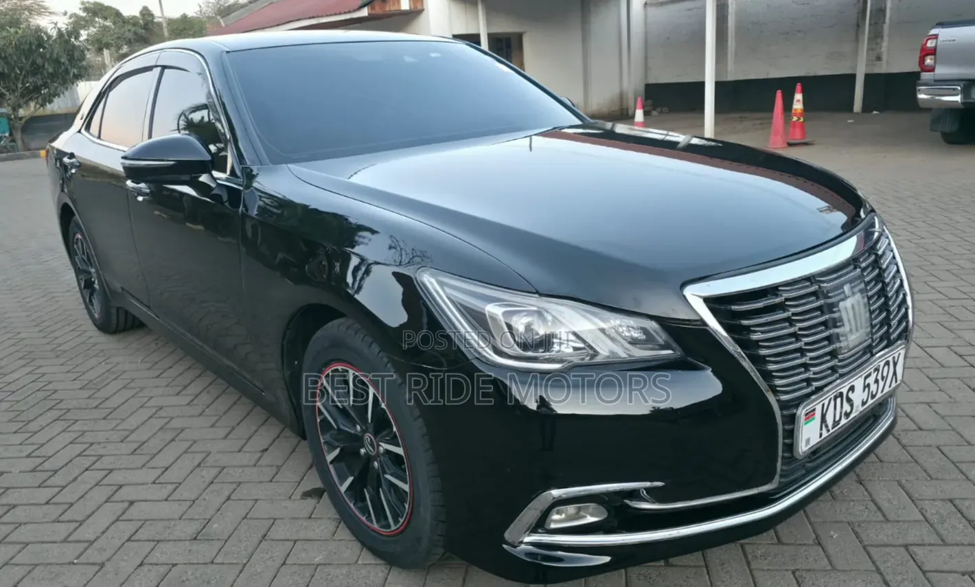 Toyota Crown 2016 Black