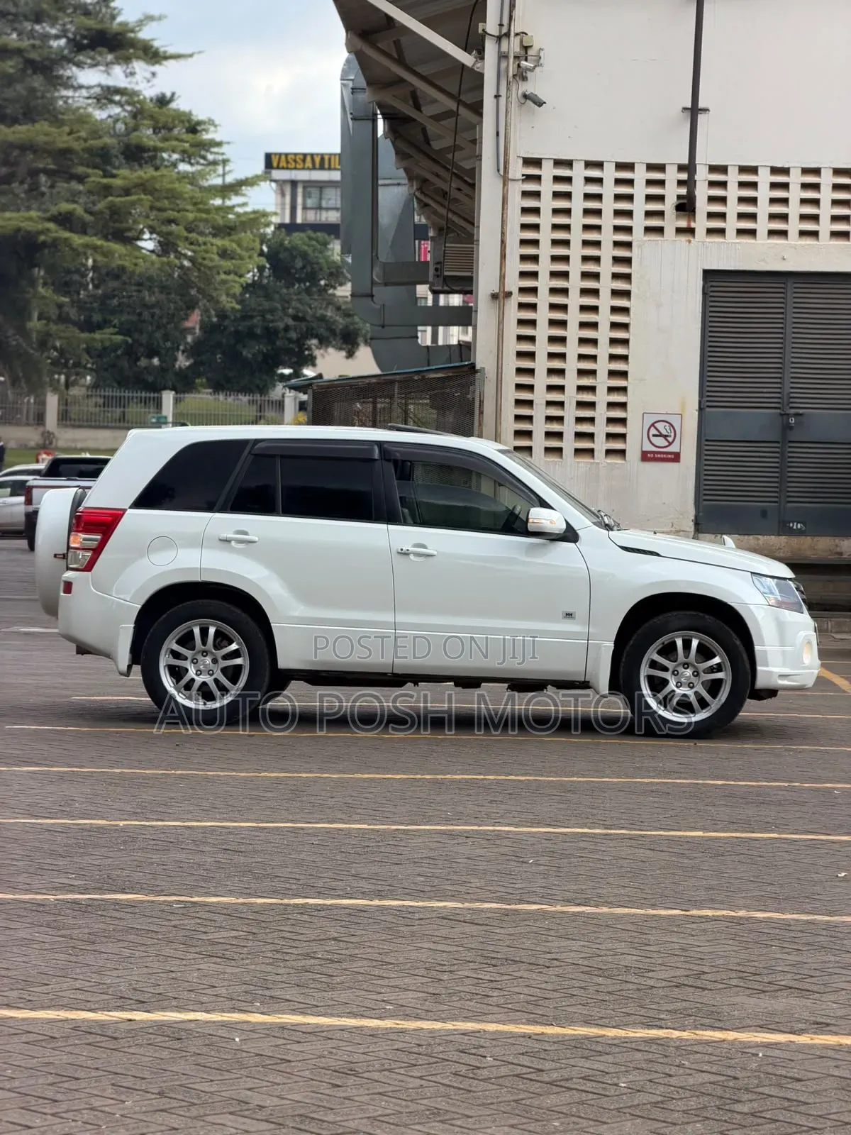 Suzuki Escudo 2010 White