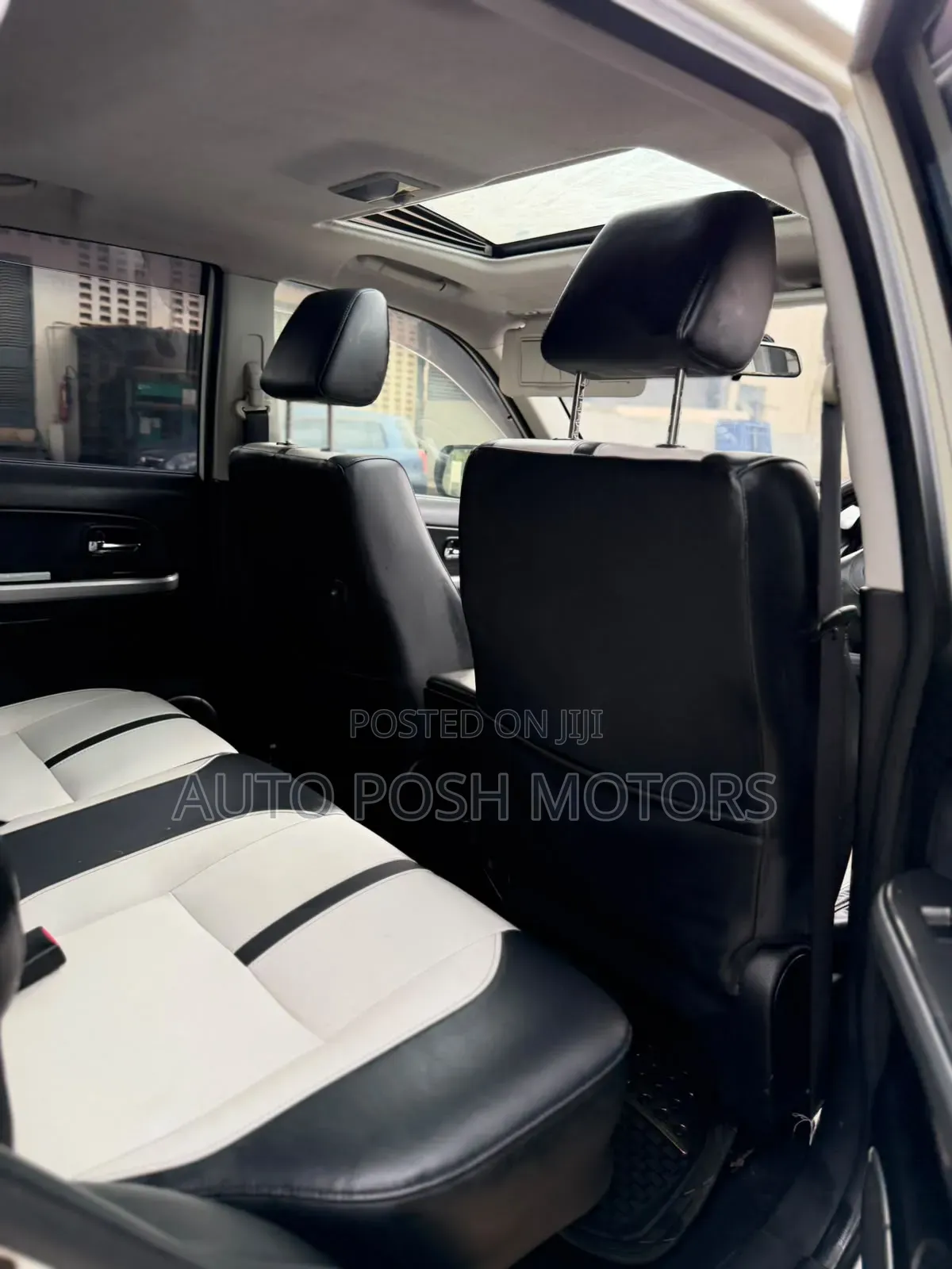 Suzuki Escudo 2010 White