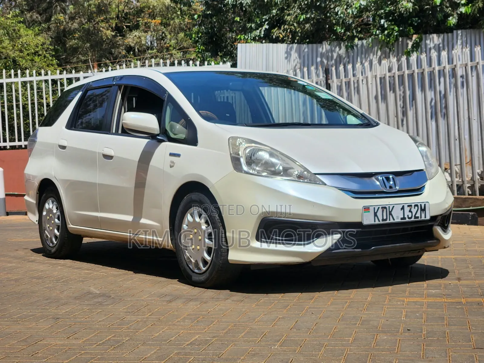 Honda Shuttle 1.5 Hybrid 2WD 2015 Pearl