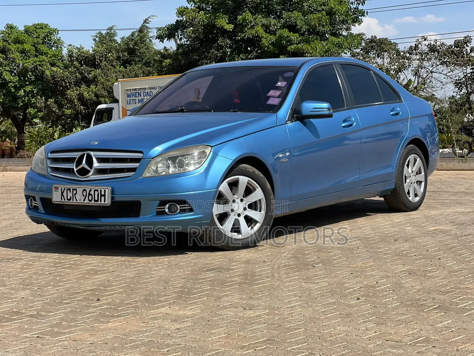 Mercedes-Benz C250 2010 Blue