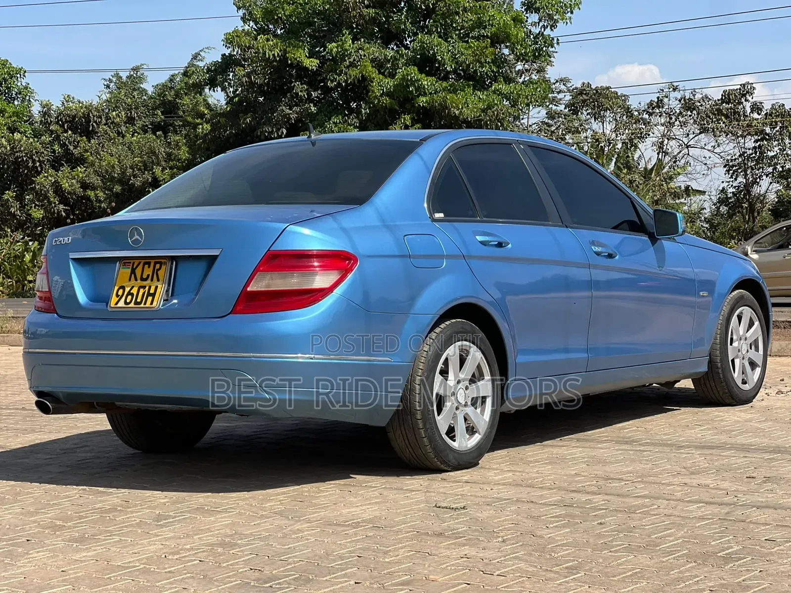 Mercedes-Benz C250 2010 Blue