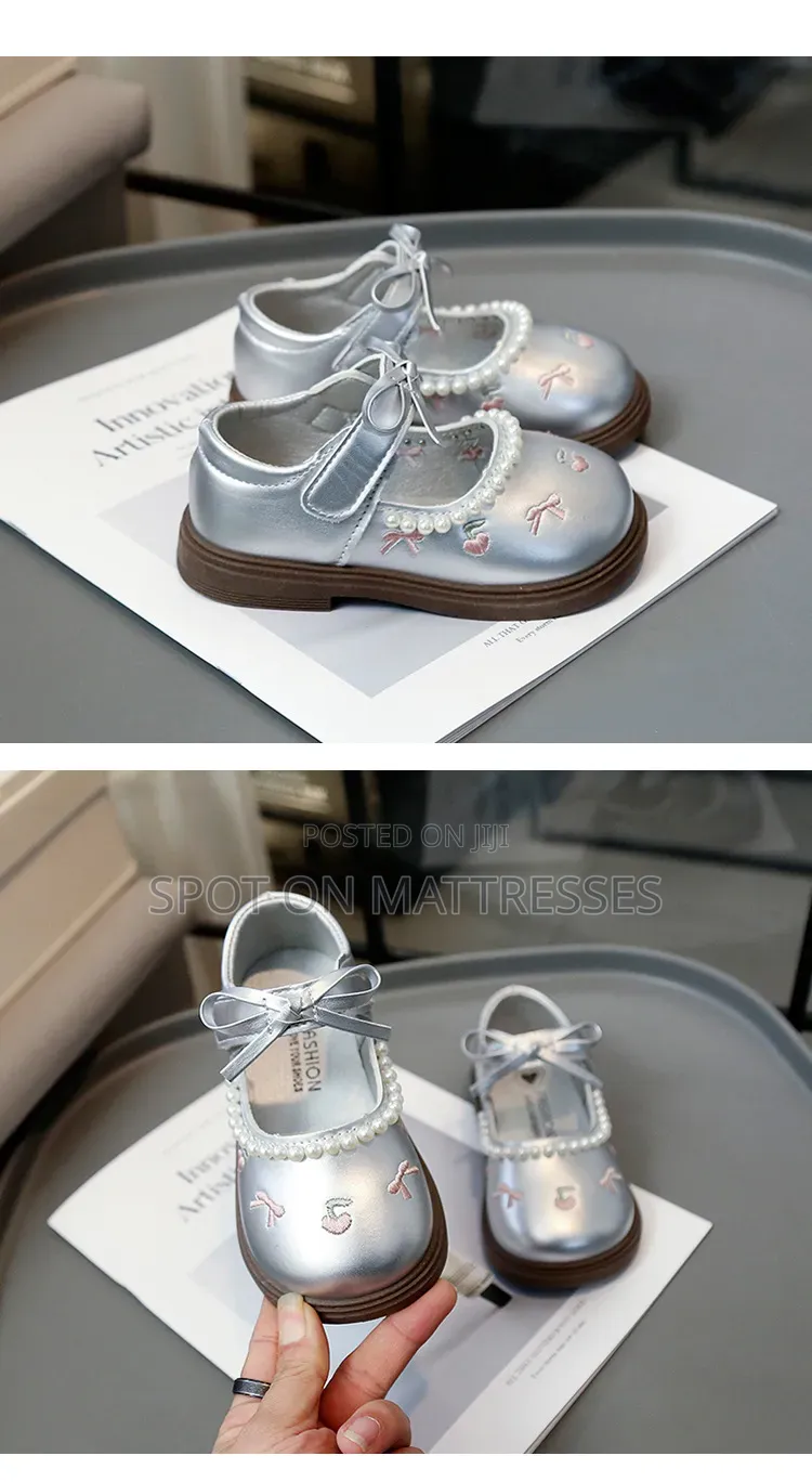 Cutesy Baby Girl Shoes. Sizes 20-31. Silver/Beige Colours.