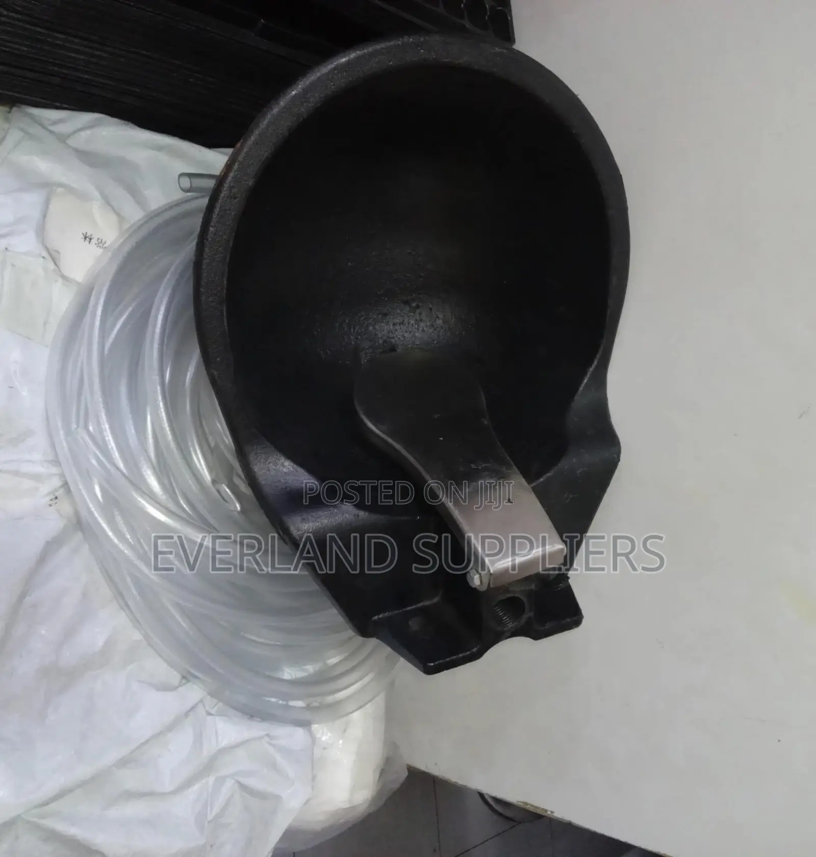 Heavy-Duty Cow Ranch Water Drinker - Cast Iron