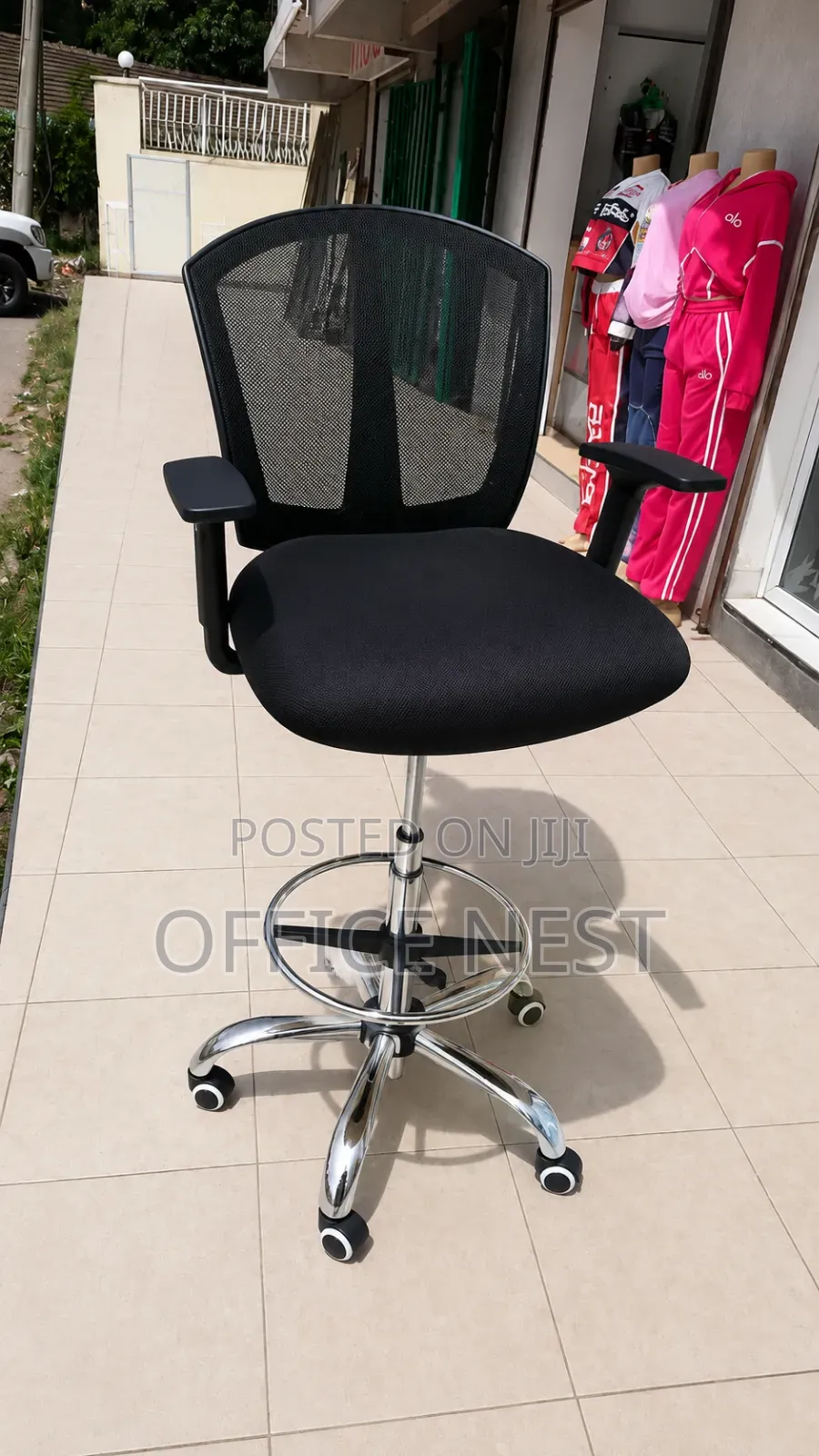 Ergonomic Mesh Office Chair With Adjustable Height, Armrests & Chrome