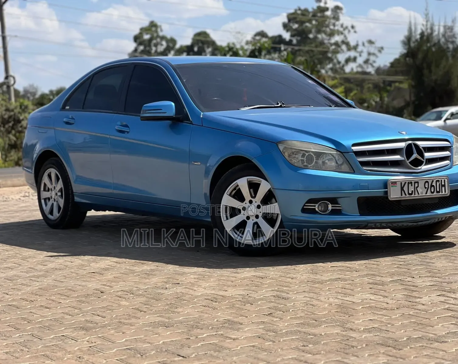 Mercedes-Benz E250 2010 Blue