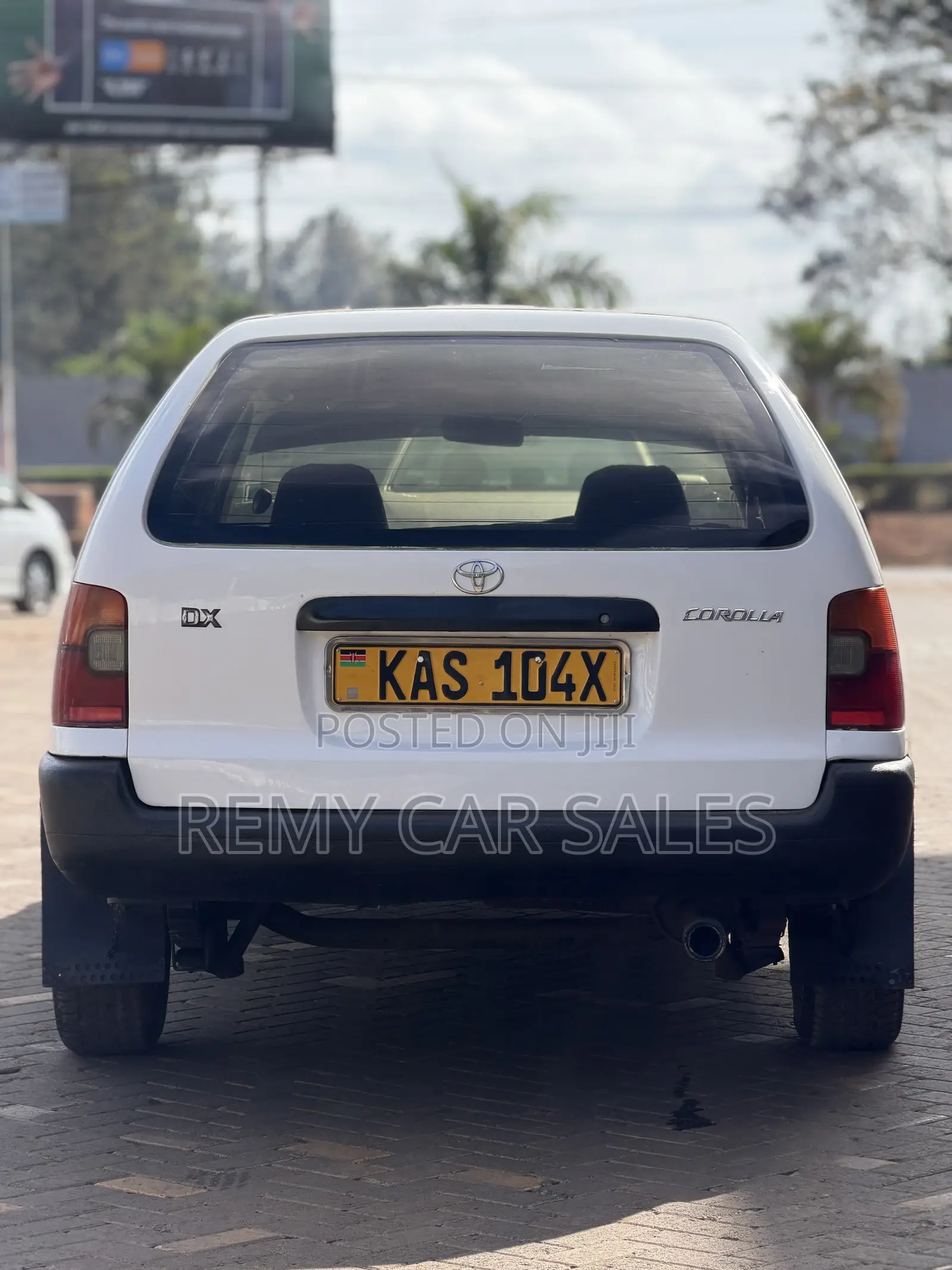 Toyota Corolla 2000 White