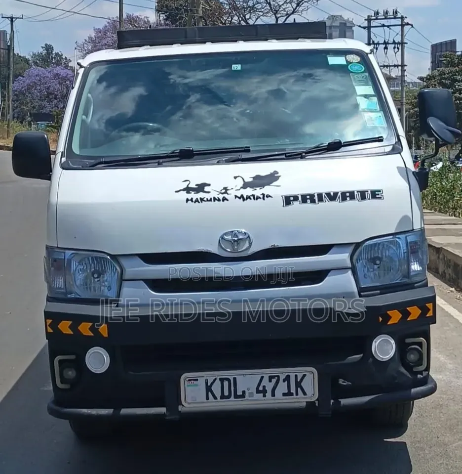 Toyota HiAce 2015