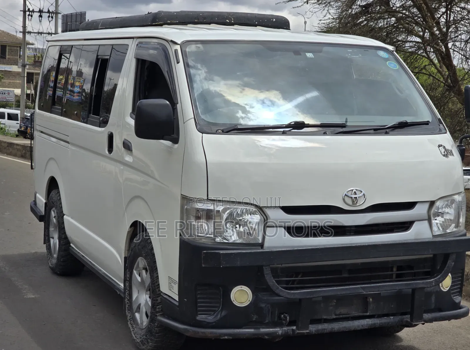 Toyota HiAce 2015 Beige