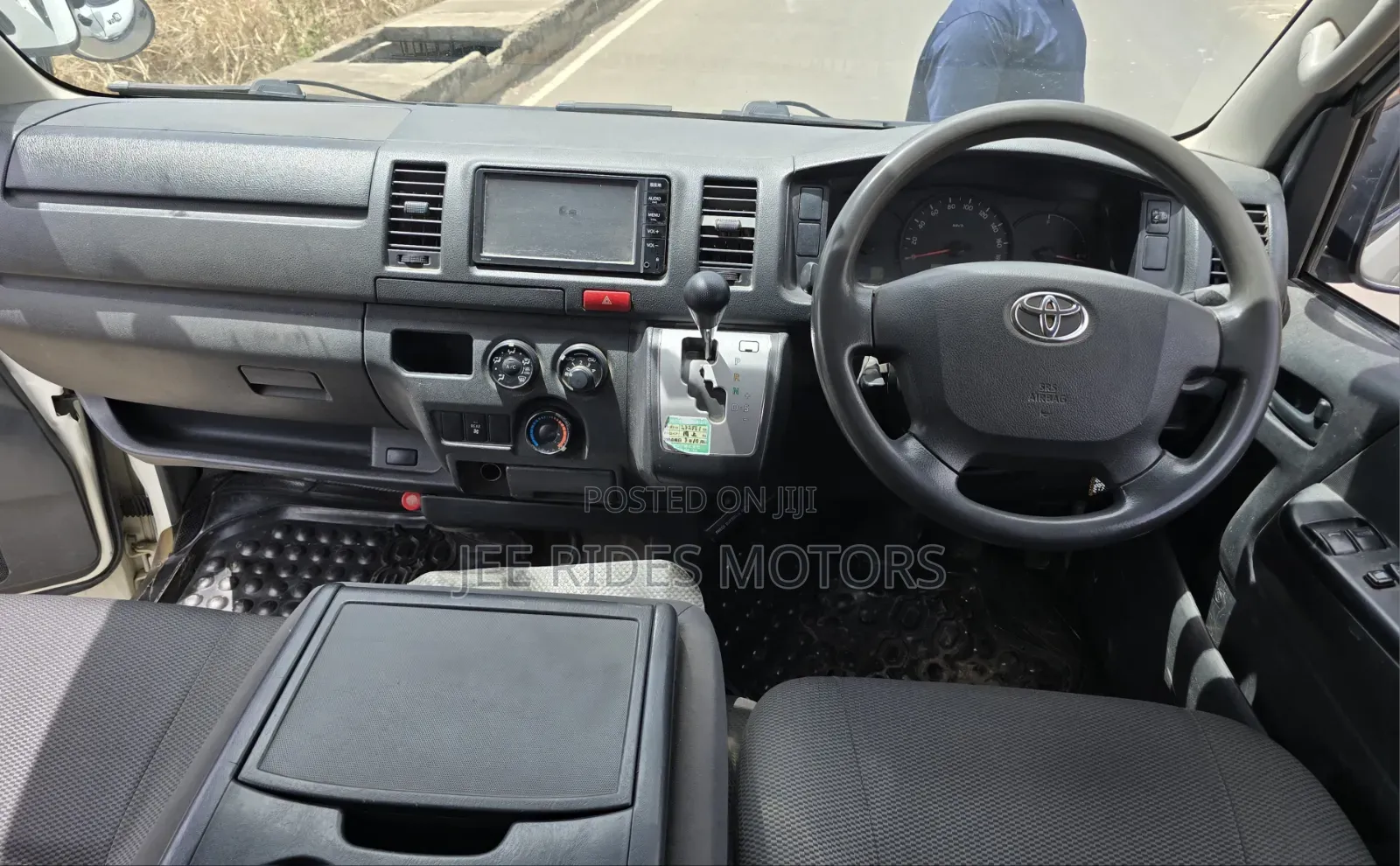 Toyota HiAce 2015 Beige