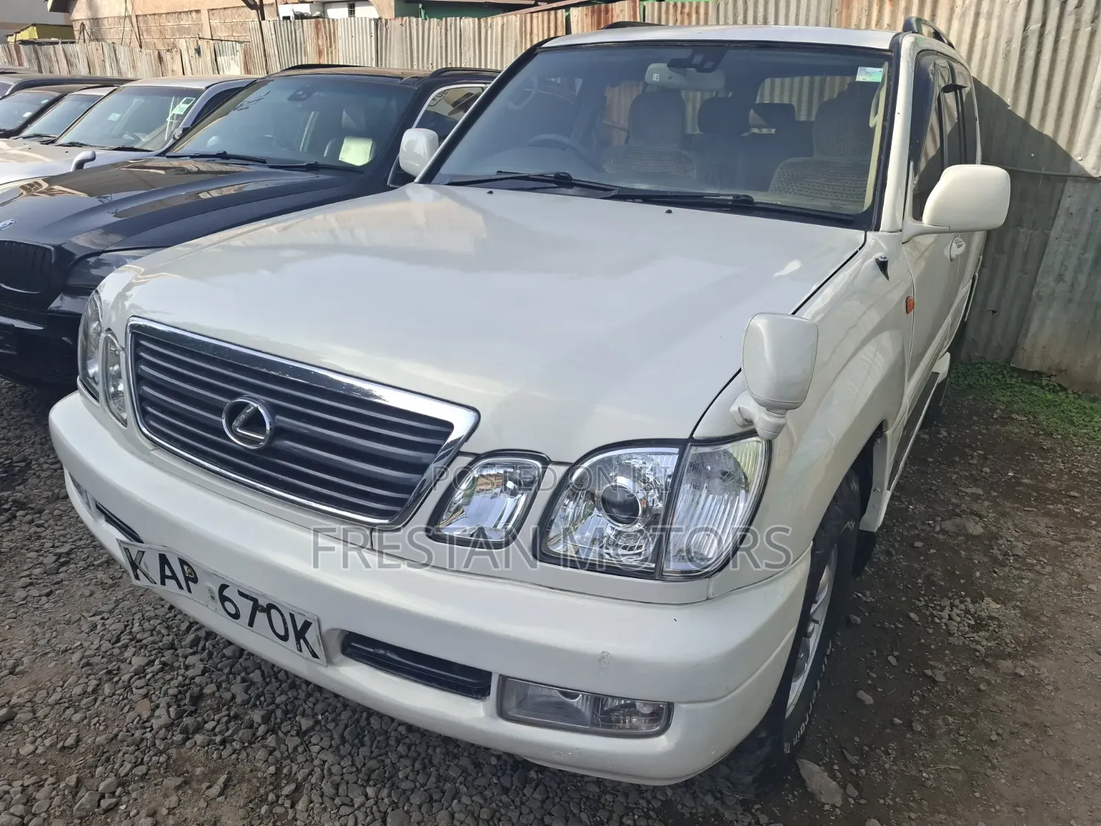 Lexus LX 470 1999 White