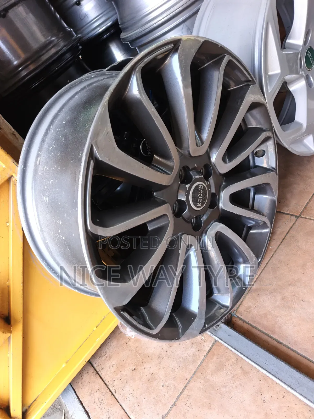 Original Rim Size 22 Range Rover