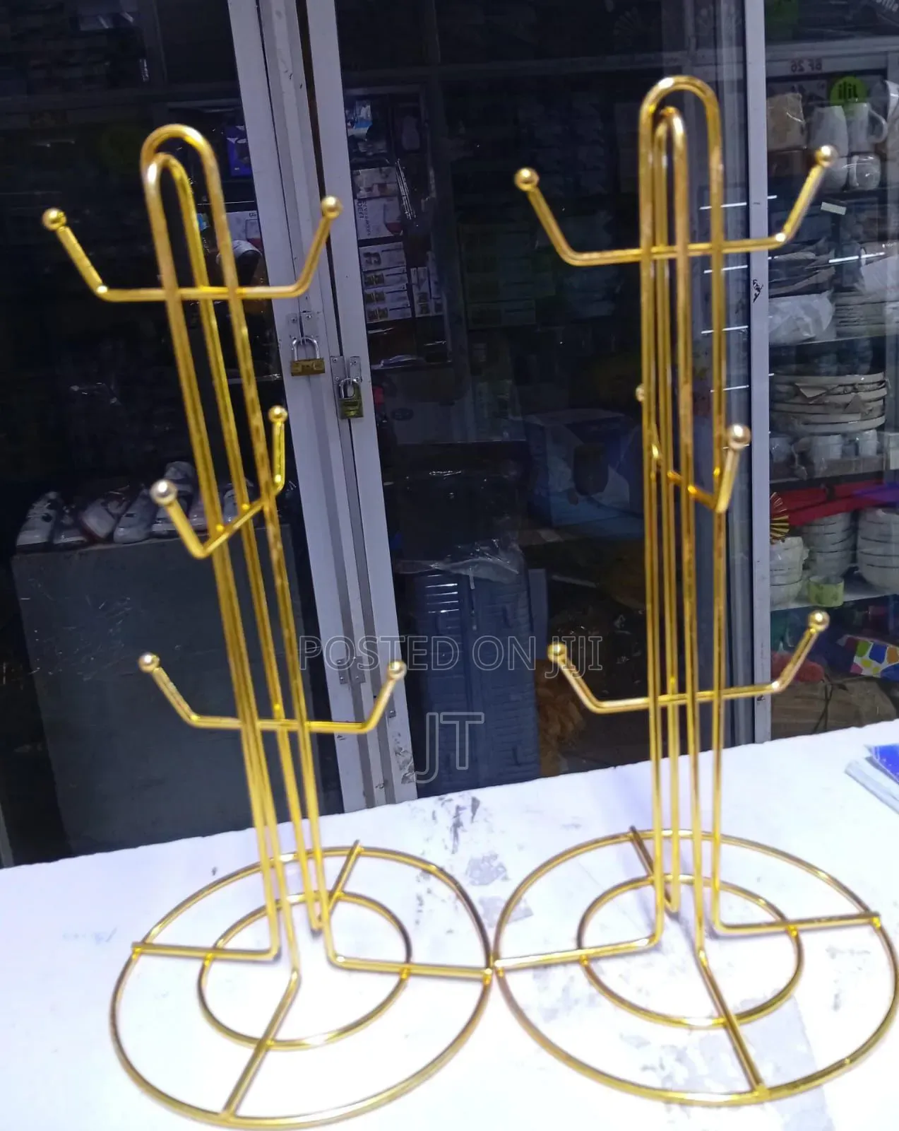 Light Gold Cup Stand