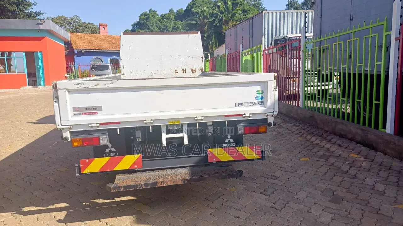 Mitsubishi Canter Long Chassis 2017 White