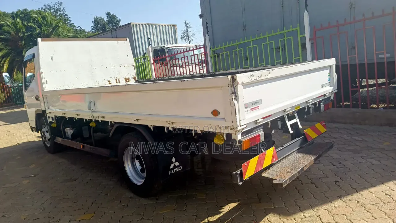 Mitsubishi Canter Long Chassis 2017 White
