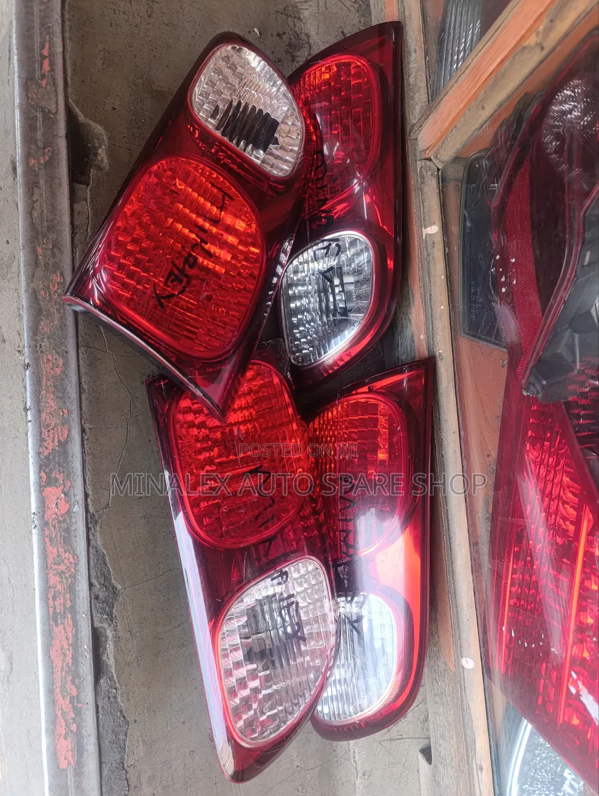 Caldina Old Model Book Light