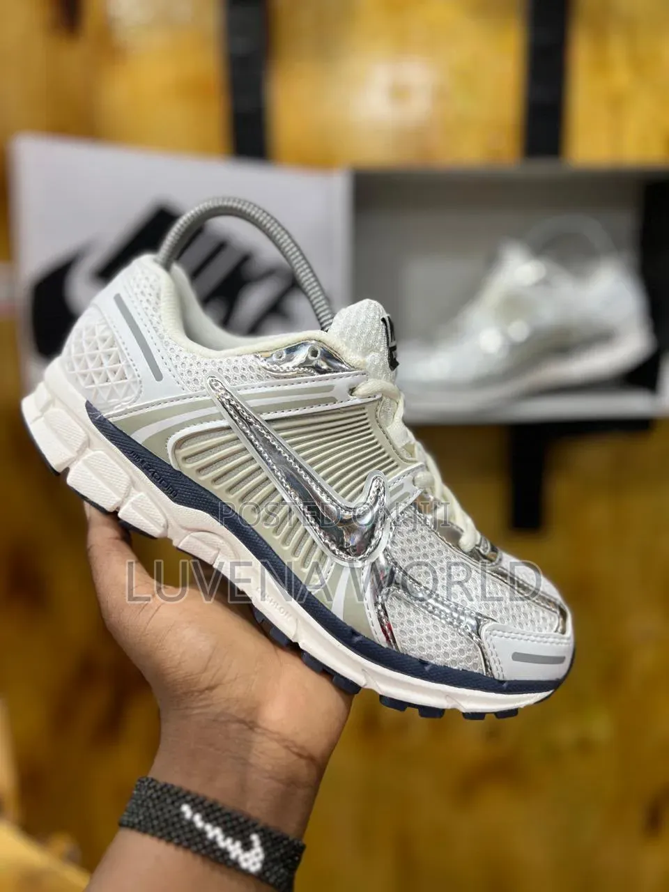 Nike Vomero 5