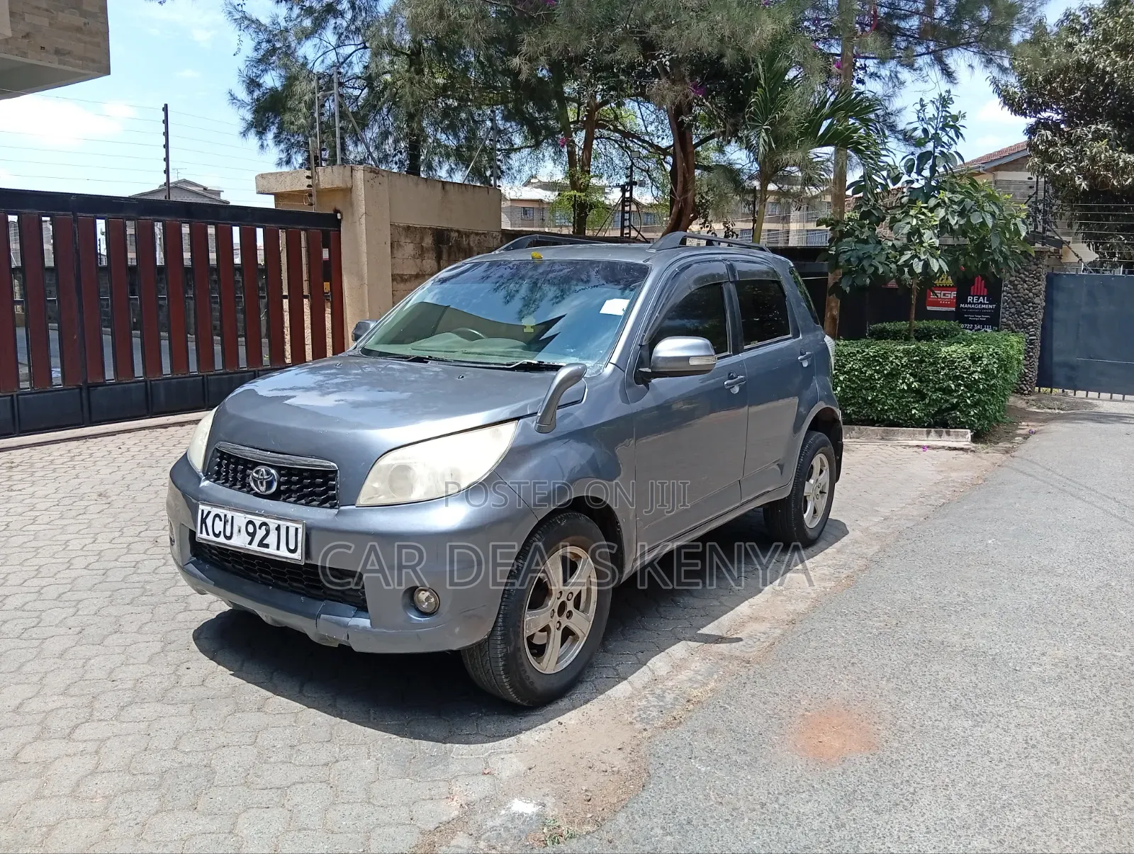 Toyota Rush 1.5 AWD 2012
