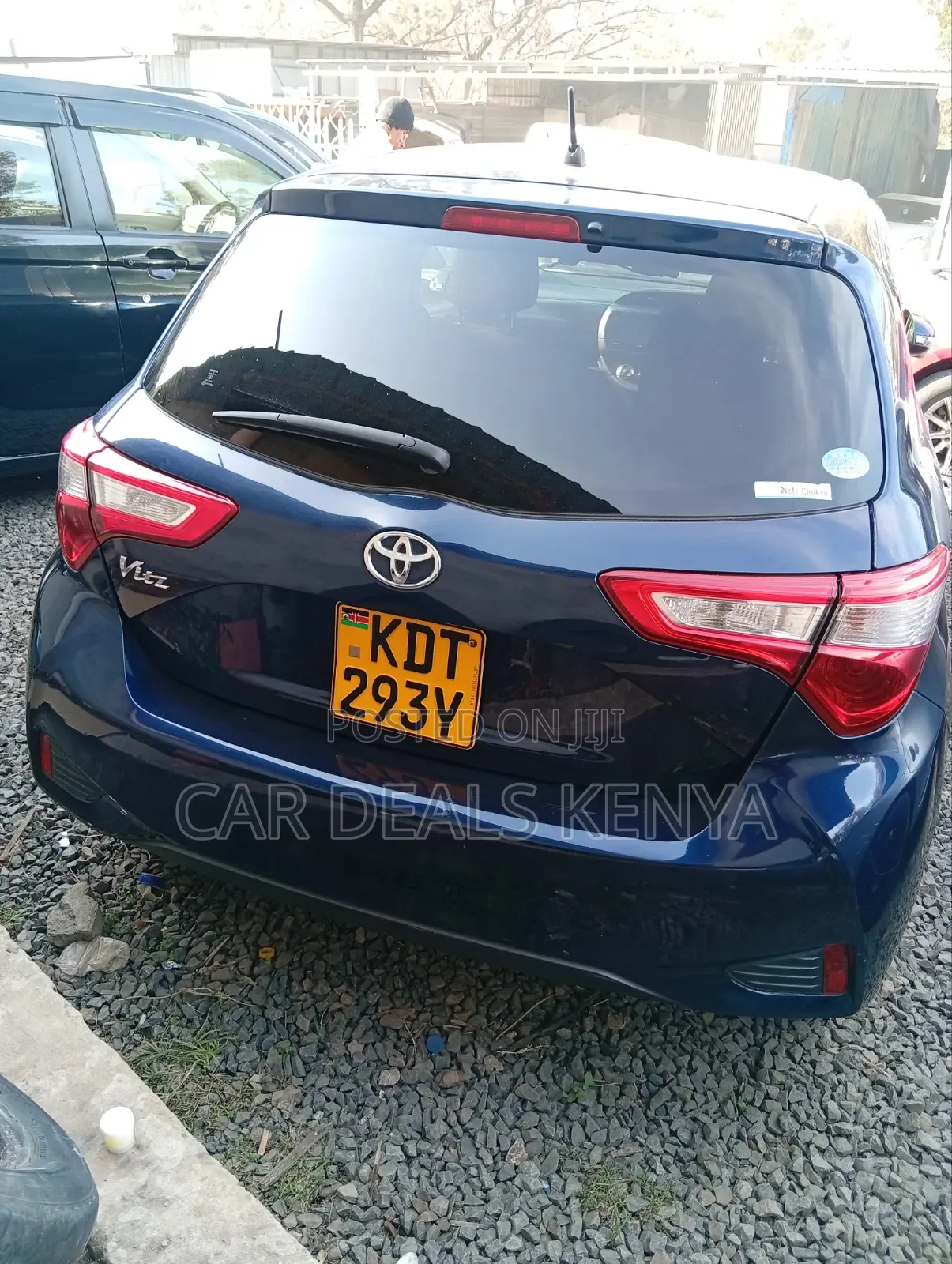 Toyota Vitz 1.0 FWD 5dr 2017 Blue