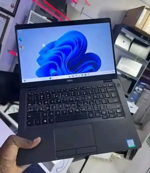 New Laptop Dell Latitude 5300 8GB Intel Core i5 SSD 256GB