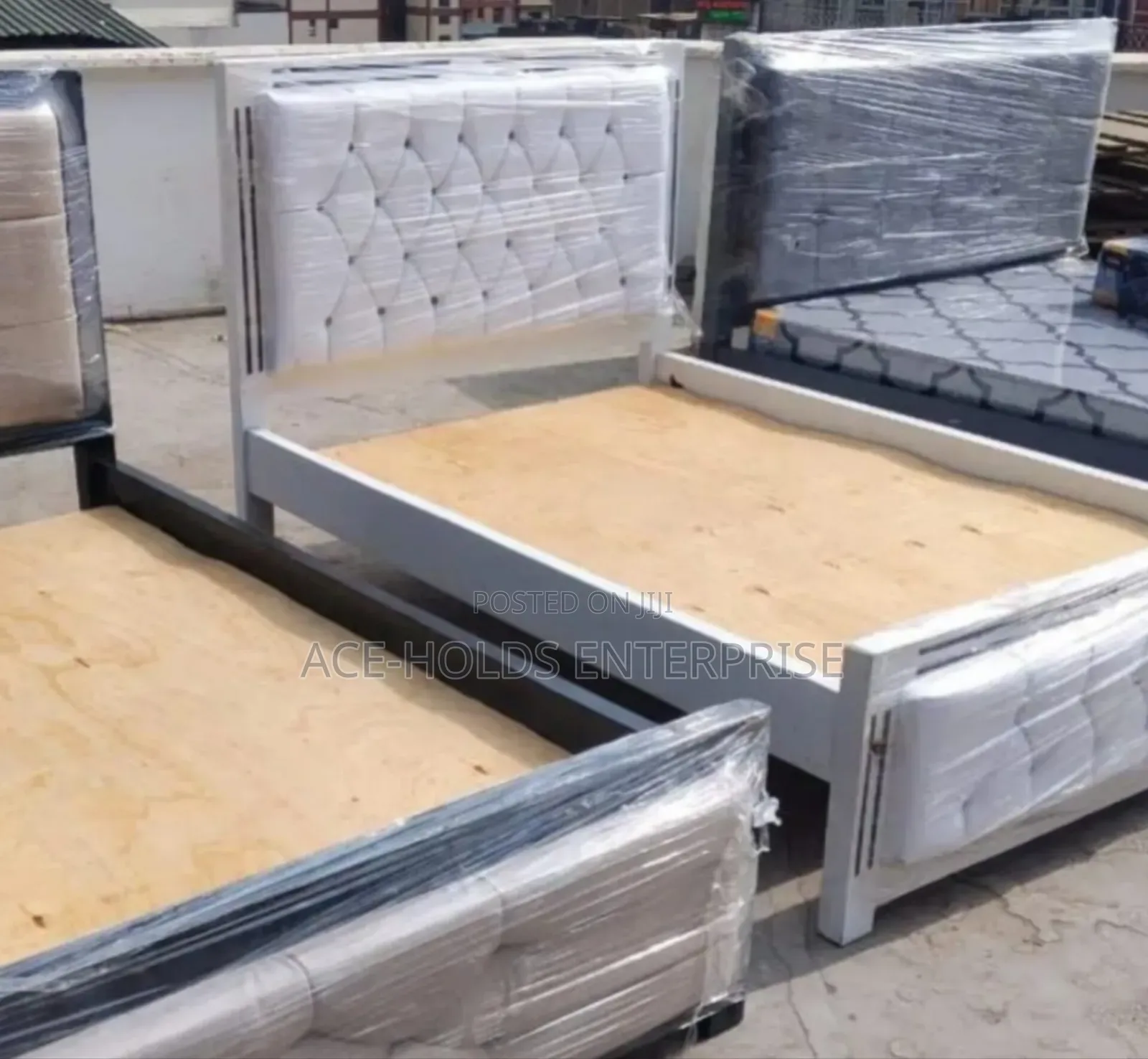 Chester Mocket King Size Bed 5*6