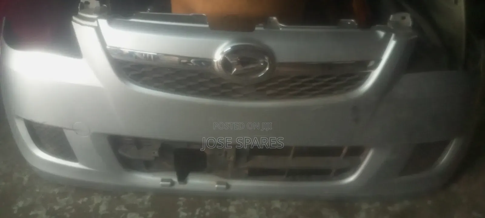 Daihatsu Mira Nosecut
