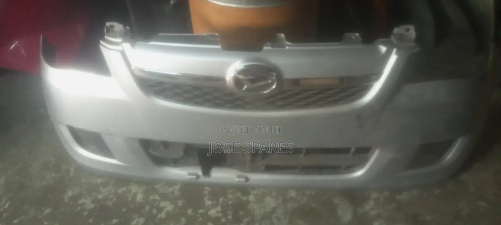 Daihatsu Mira Nosecut