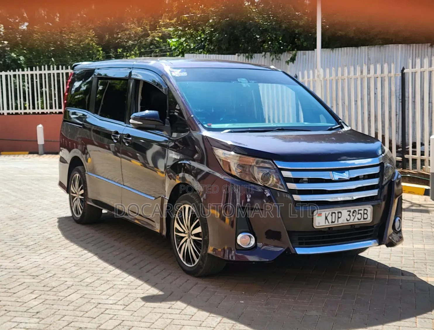 Toyota Noah 2016 Burgundy