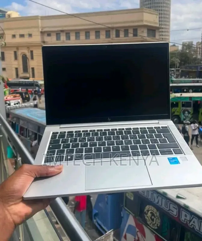 Laptop HP EliteBook 830 G8 8GB Intel Core i5 SSD 256GB