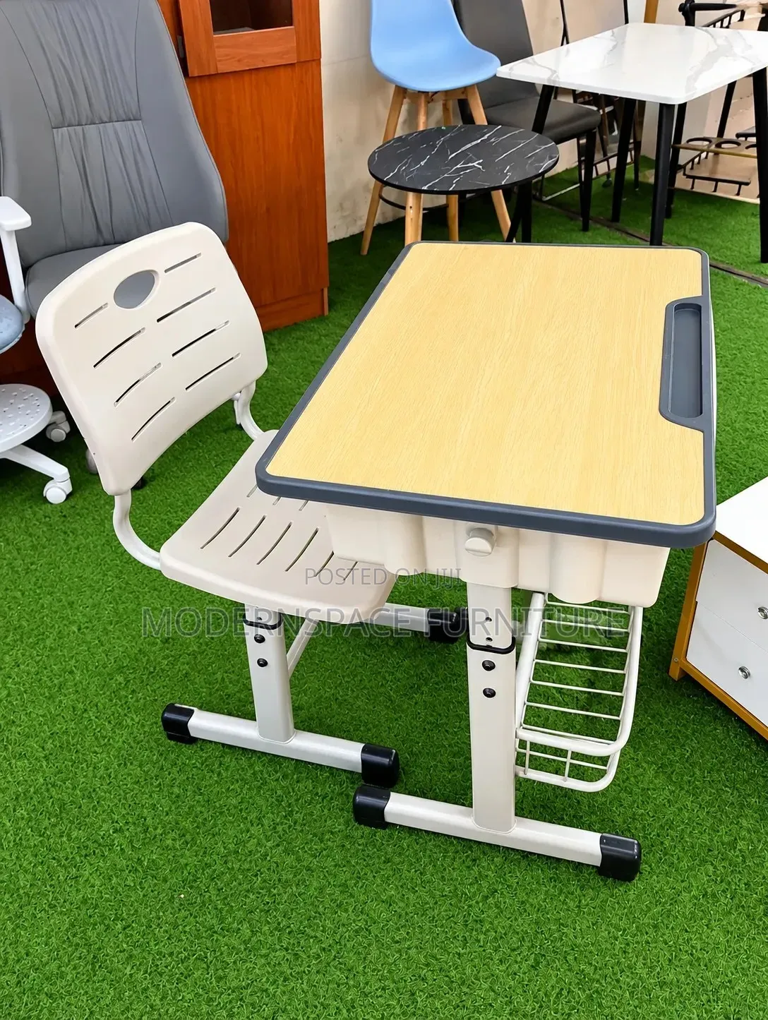 Adjustable Kid's Study Desk & Chair