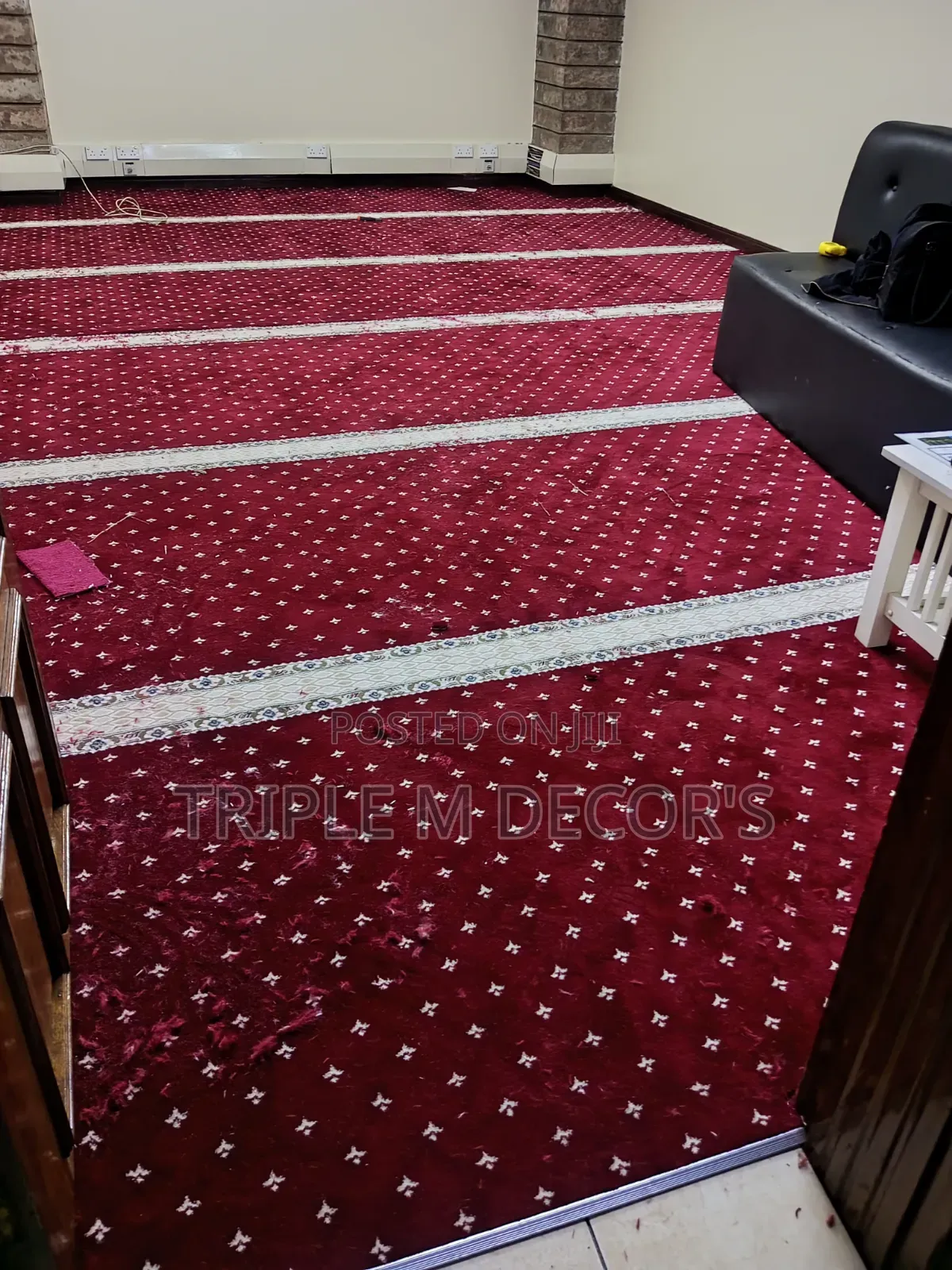 Executive Maroon Dotted Floor Covering for Conference Rooms