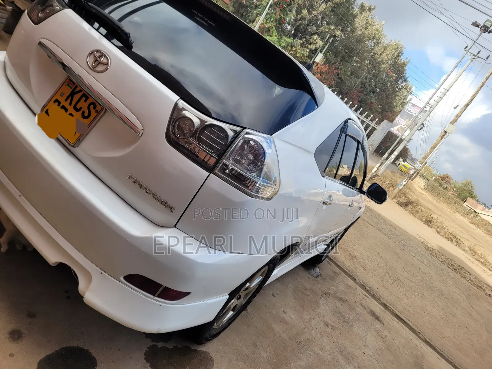 Toyota Harrier 240G 2012 White