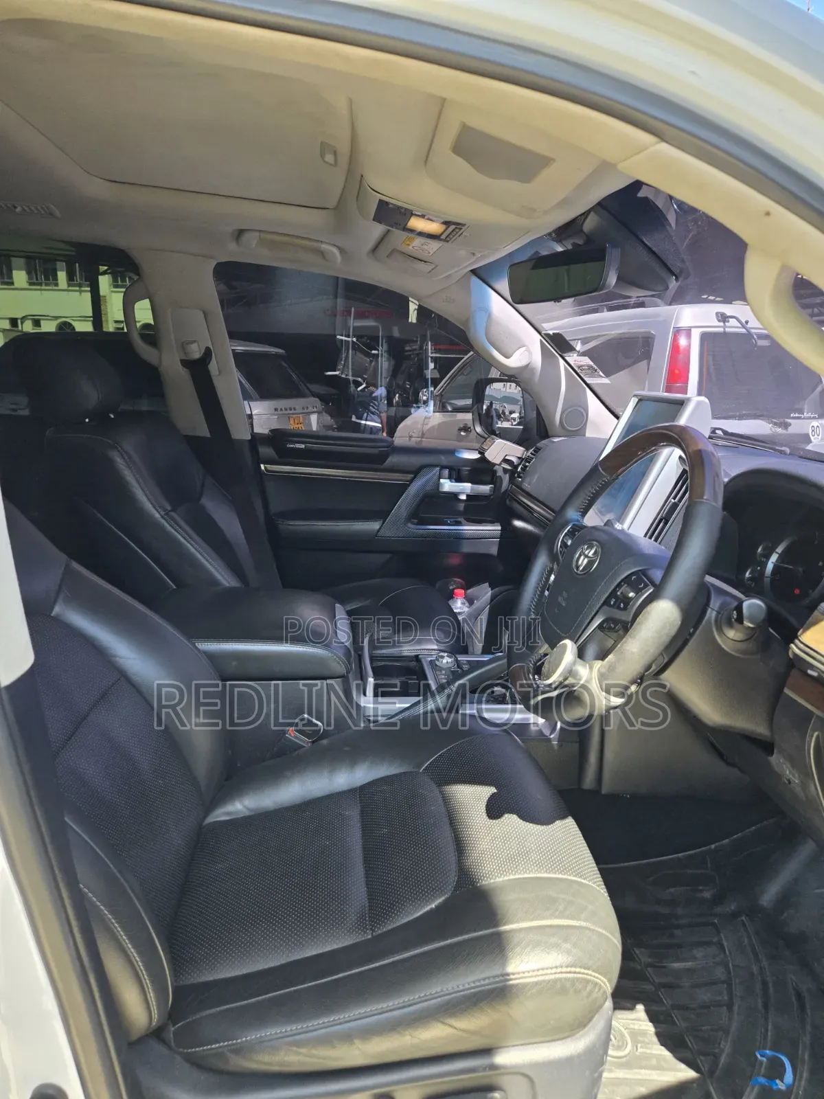 Toyota Land Cruiser 2018 White