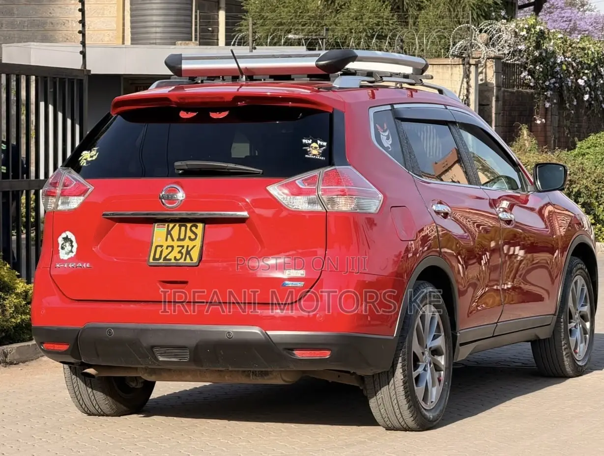 Nissan X-Trail 2.0 Petrol AWD 2017 Red